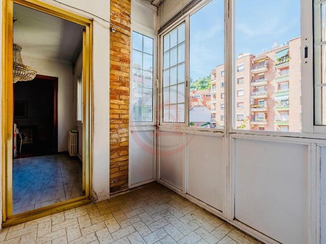 Ático en venta en Barcelona, Putget Farró. ÁTICO CON TERRAZA, SARRIA SANT GERVASI VISTAS DESPEJADAS Y GRANDES POSIBILIDADES DE REFORMA!. Áticos.