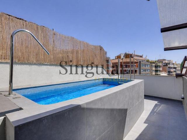 Ático en venta en Barcelona, Putget Farró. Ático reformado con piscina y vistas. Áticos.