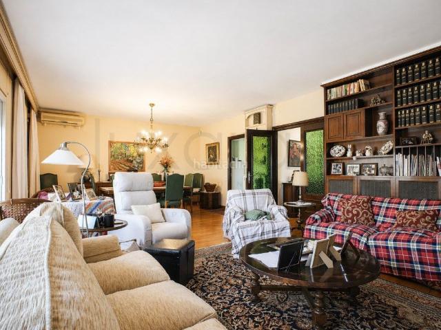 Ático en venta en Barcelona, Putget Farró. Ático familiar con terraza y vistas abiertas al Club de Tenis Barcino. Áticos.