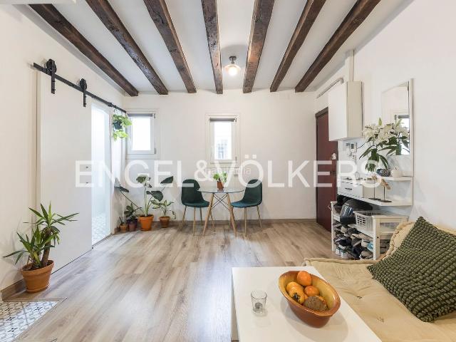 Ático en venta en Barcelona, Raval. Ático con Terraza Privativa junto al Mercado de Sant Antoni. Áticos.