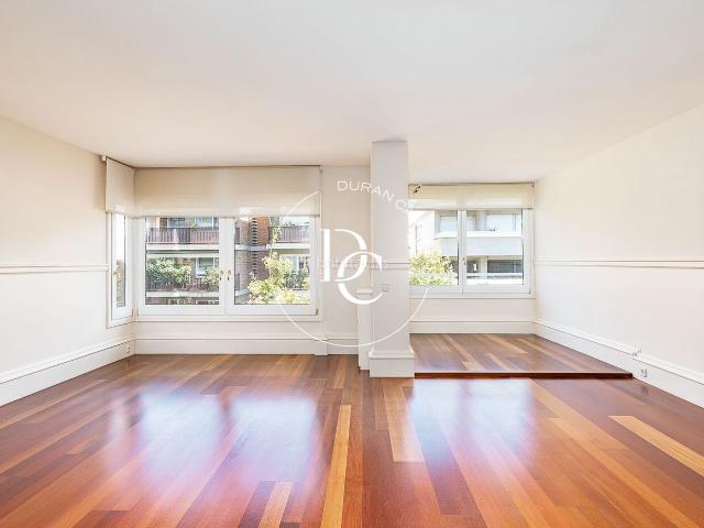 Ático en venta en Barcelona, Tres Torres. Ático de lujo de 208 m2 con vistas y terraza en venta en Les Tres Torres, Barcelona. Áticos.