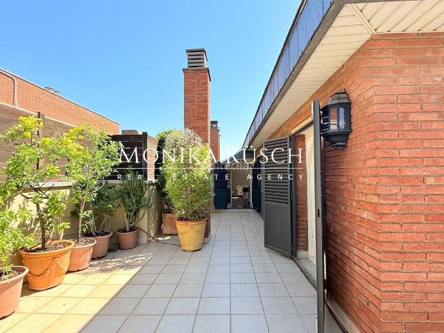 Ático en venta en Barcelona, Tres Torres. Ático dúplex en venta con terraza en Tres Torres. Áticos.
