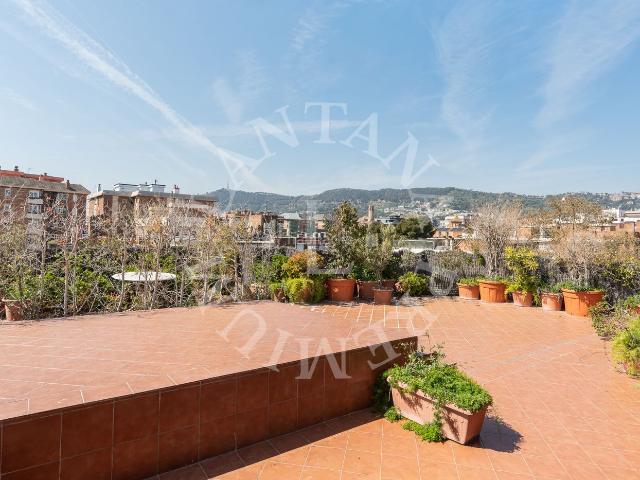 Ático en venta en Barcelona, Tres Torres. ESPECTACULAR ÁTICO DUPLEX CON GRAN POTENCIAL EN TRES TORRES. Áticos.