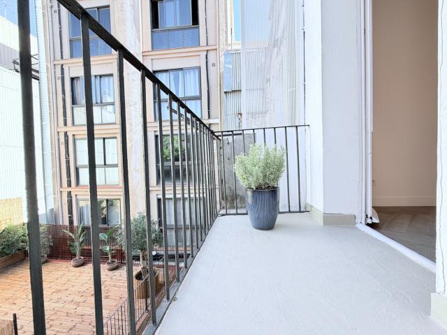 Ático en venta en Barcelona, Vila de Gràcia. con terraza privada de 43 m2. Áticos.