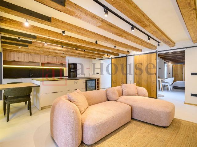 Ático en venta en Barcelona, Vila de Gràcia. ESPECTACULAR ÁTICO IBICENCO EN CALLE SENECA. Áticos.