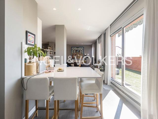 Ático en venta en Barcelona, Vila de Gràcia. Espectacular ático reformado con soleada terraza en Gracia. Áticos.