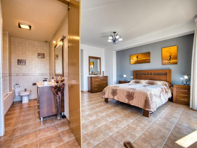 Ático en venta en Beniel. El hogar que tu familia merece Ático Dúplex en Zeneta con terraza íntima, 4 habitaciones y lista para entrar a vivir. Áticos.
