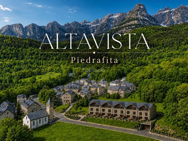 Ático en venta en Biescas. Ático dúplex B de 3 dormitorios con terraza y vistas en Altavista Piedrafita. Áticos.