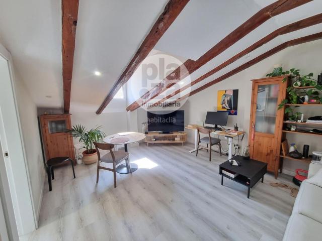 Ático en venta en Burgos, Casco Antiguo. COQUETO APARTAMENTO EN PLAZA SANTAMARIA JUNTO A LA CATEDRAL. Áticos.