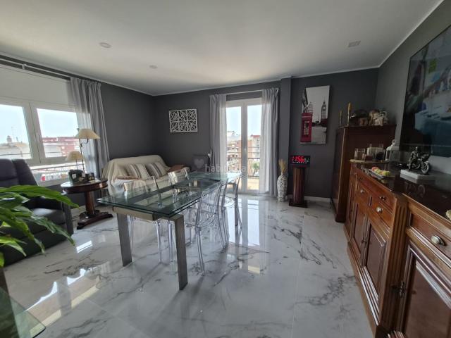 Ático en venta en Calella. Atico! Aquí lo encuentras, vistas, luz sol, terraza y acabados de primera calidad. Áticos.