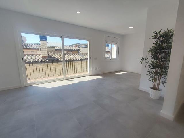 Ático en venta en Calella. ATICO EN VENTA EN CALELLA PRIMERA LINEA DE MAR. Áticos.