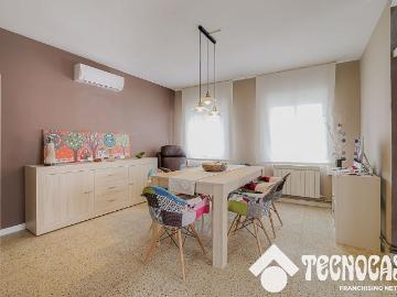 Ático en venta en calle Castillejos, Badalona, de 76 m² 3 habitaciones por 255.000