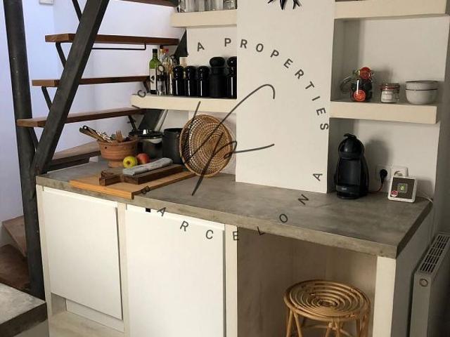 Ático en venta en calle Cirera, Barcelona, de 35 m² 1 habitación por 240.000