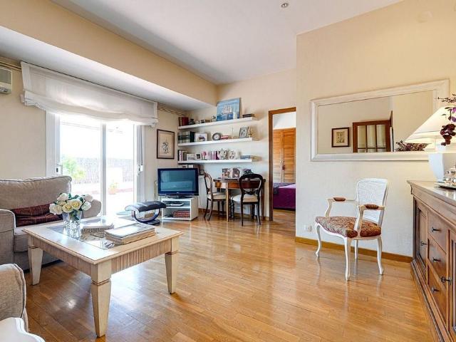 Ático en venta en calle Corsega, Barcelona, de 121 m² 3 habitaciones por 694.560