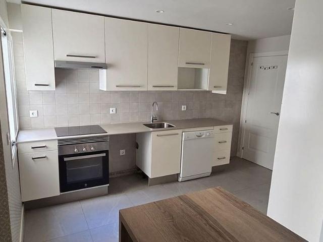 Ático en venta en calle De Violant D'hongria Reina D'aragó, Barcelona, de 100 m² 4 habitaciones por 648.000