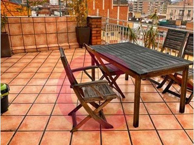 Ático en venta en calle De Violant D'hongria Reina D'aragó, Barcelona, de 94 m² 3 habitaciones por 590.000
