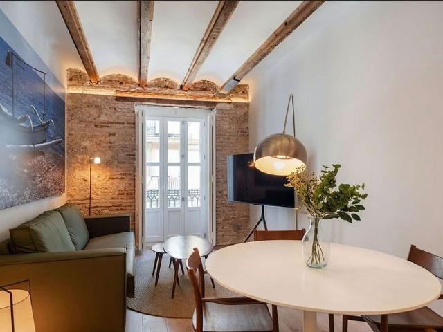 Ático en venta en calle De Viladomat, Barcelona, de 49 m² 2 habitaciones por 360.000
