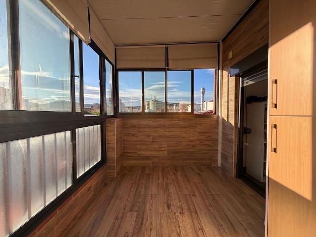 Ático en venta en calle De Bonaventura Pollés, Barcelona, de 49 m² 2 habitaciones por 279.000