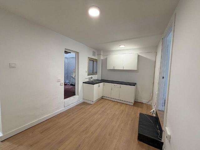 Ático en venta en calle De Don Pelayo, Badalona, de 40 m² 2 habitaciones por 135.000