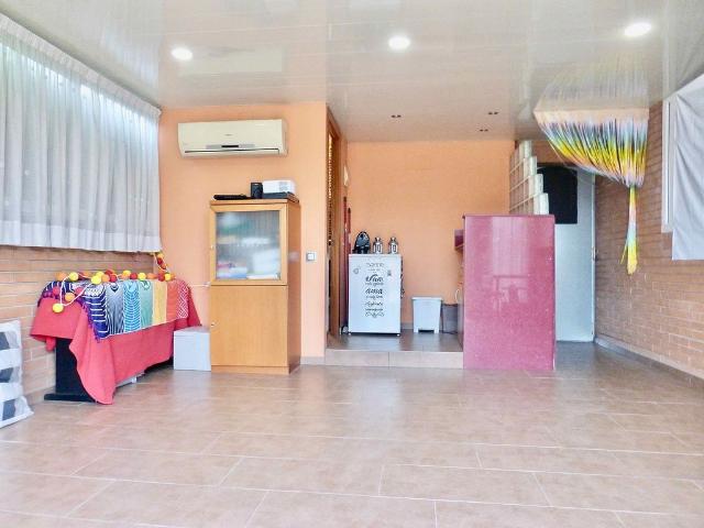 Ático en venta en calle De Dolors Almeda i Roig, Cornellà de Llobregat, de 102 m² 4 habitaciones por 520.000