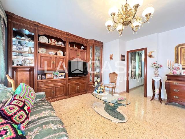 Ático en venta en calle De Floridablanca, Badalona, de 93 m² 3 habitaciones por 399.500