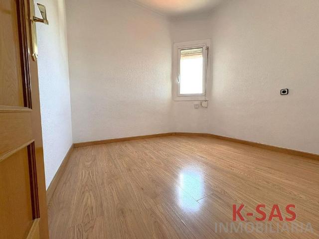Ático en venta en calle De Floridablanca, Barcelona, de 51 m² 3 habitaciones por 305.000