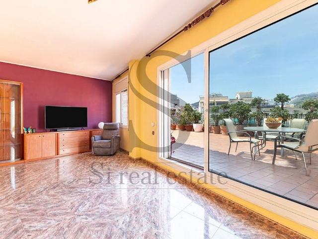 Ático en venta en calle De Josep Estivill, Barcelona, de 85 m² 3 habitaciones por 589.900