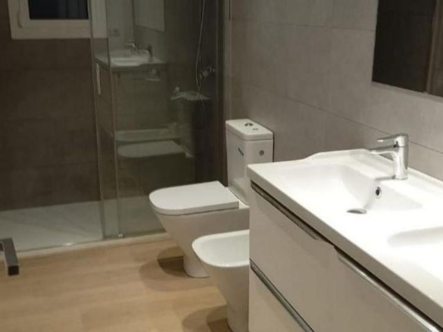 Ático en venta en calle De Josep Miret, Barcelona, de 81 m² 4 habitaciones por 355.000