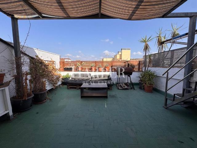 Ático en venta en calle De L'aurora, Barcelona, de 47 m² 1 habitación por 420.000