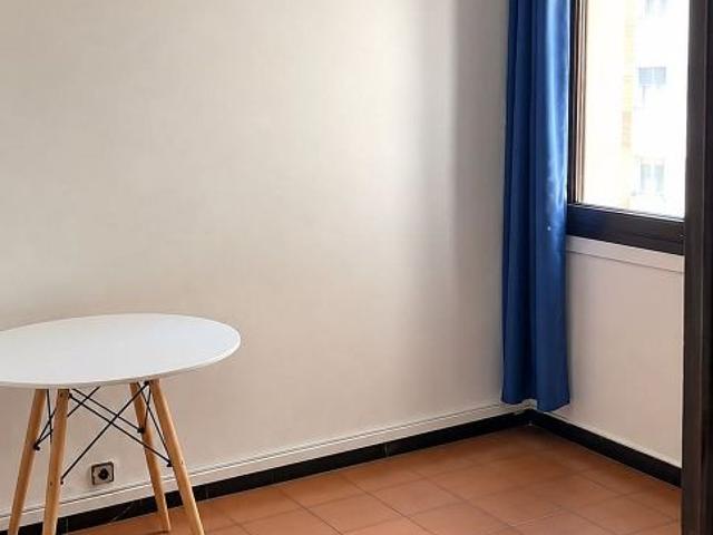 Ático en venta en calle De Praga, Barcelona, de 83 m² 3 habitaciones por 410.000