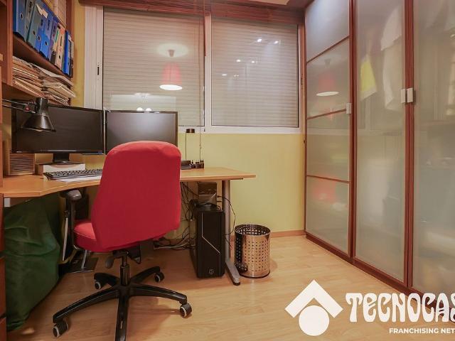 Ático en venta en calle De Les Arts i Els Oficis, Hospitalet de Llobregat, L´, de 60 m² 2 habitaciones por 269.000