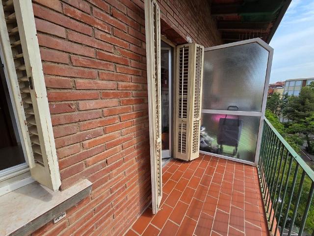 Ático en venta en calle De L'espiga, Barcelona, de 69 m² 2 habitaciones por 310.000