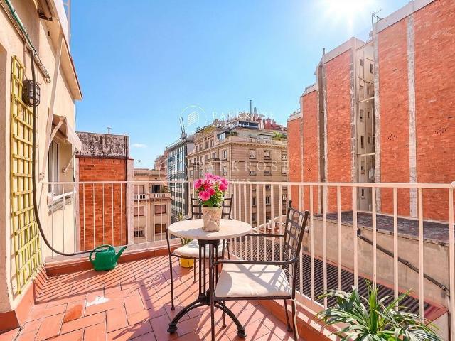 Ático en venta en calle De Lincoln, Barcelona, de 91 m² 3 habitaciones por 590.000