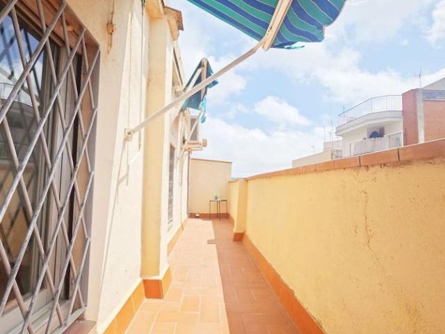 Ático en venta en calle De Llançà, Hospitalet de Llobregat, L´, de 55 m² 2 habitaciones por 155.000