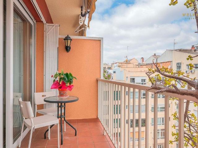 Ático en venta en calle De Manso, Barcelona, de 93 m² 4 habitaciones por 689.000