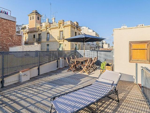 Ático en venta en calle De Martínez de la Rosa, Barcelona, de 45 m² 2 habitaciones por 450.000