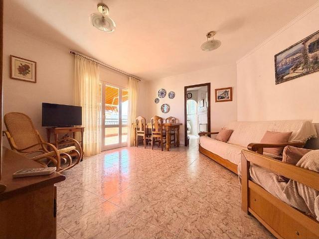 Ático en venta en calle De Mossèn Cinto Verdaguer, Cunit, de 75 m² 3 habitaciones por 225.000