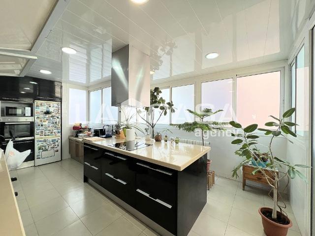 Ático en venta en calle De Rius i Taulet, Badalona, de 80 m² 3 habitaciones por 276.000
