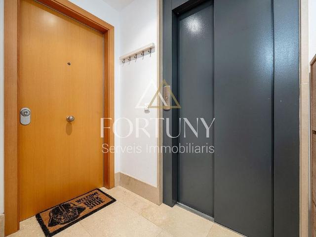 Ático en venta en calle De Sant Pere, Reus, de 87 m² 3 habitaciones por 212.500