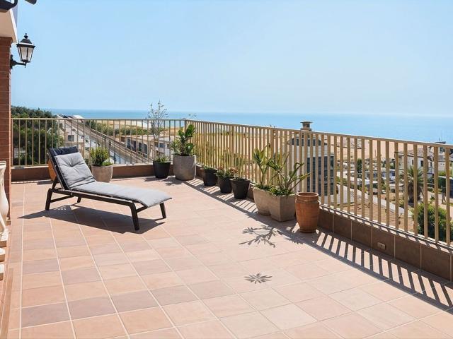 Ático en venta en calle De Santiago Rusiñol, Premià de Mar, de 111 m² 4 habitaciones por 550.000