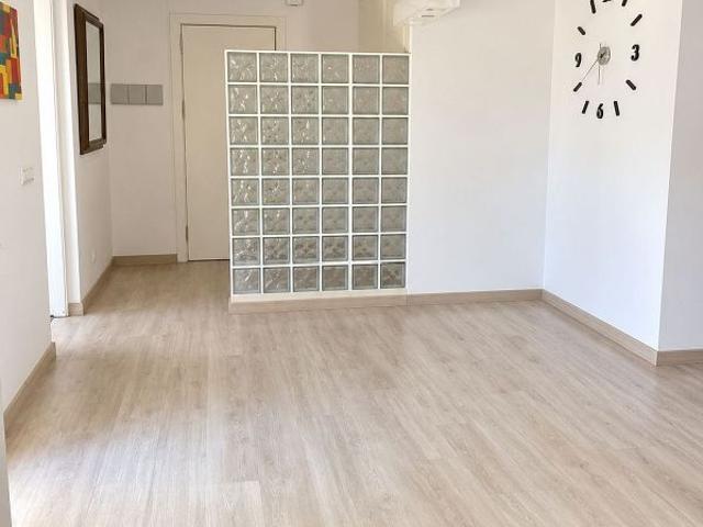Ático en venta en calle De Sants, Barcelona, de 65 m² 2 habitaciones por 425.000