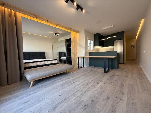 Ático en venta en calle De Sabastida, Barcelona, de 51 m² 1 habitación por 340.000