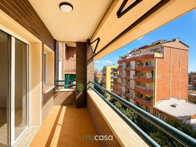 Ático en venta en calle De Sardenya, Barcelona, de 114 m² 4 habitaciones por 750.000