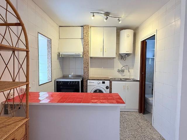 Ático en venta en calle D'en Roca, Barcelona, de 34 m² 2 habitaciones por 174.000
