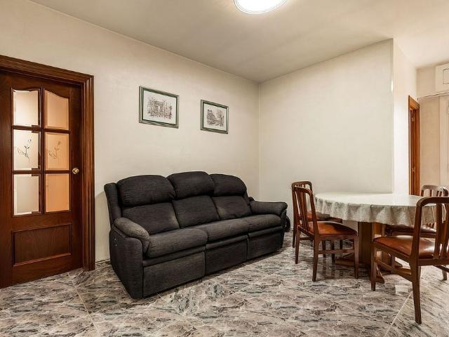Ático en venta en calle D'eduard Gibert i Riera, Cornellà de Llobregat, de 54 m² 3 habitaciones por 229.000