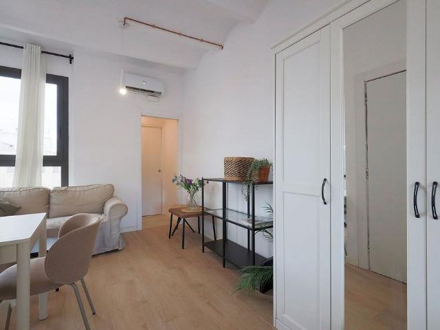 Ático en venta en calle Del Manzanares, Barcelona, de 31 m² por 179.000