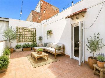 Ático en venta en calle Del Pare Pérez del Pulgar, Barcelona, de 67 m² 2 habitaciones por 147.000