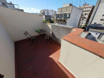 Ático en venta en calle Del Rosselló, Hospitalet de Llobregat, L´, de 47 m² 2 habitaciones por 135.000