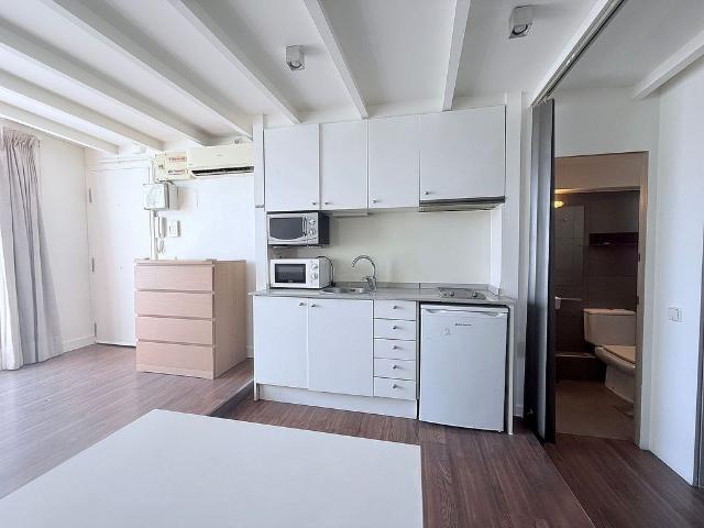 Ático en venta en calle Del Tigre, Barcelona, de 27 m² por 224.500