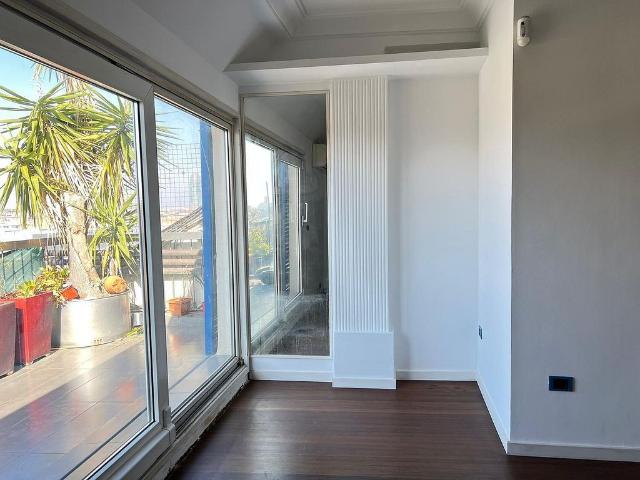 Ático en venta en calle Dels Almogàvers, Barcelona, de 67 m² 2 habitaciones por 479.000